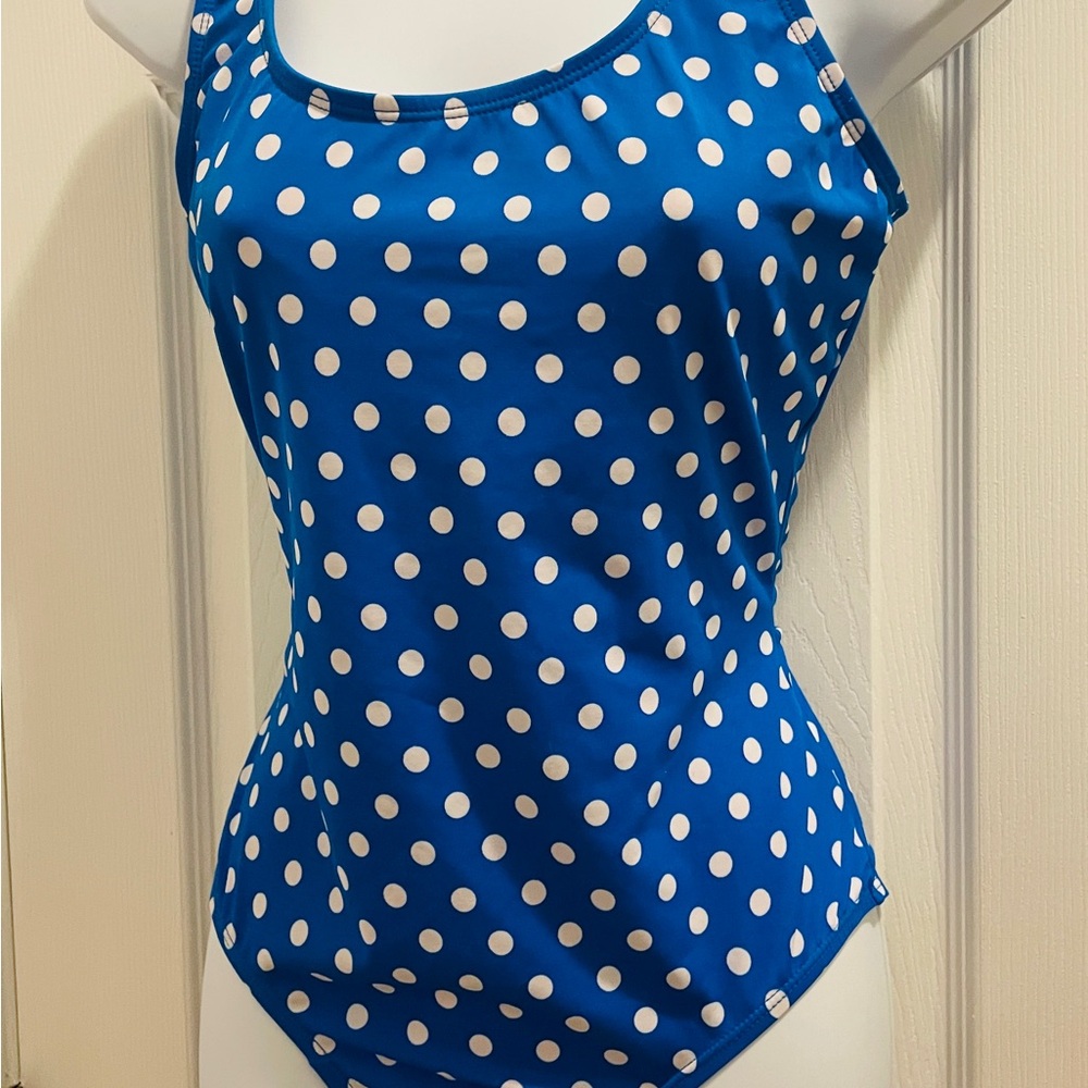 Fun and flattering sz 10 one-piece